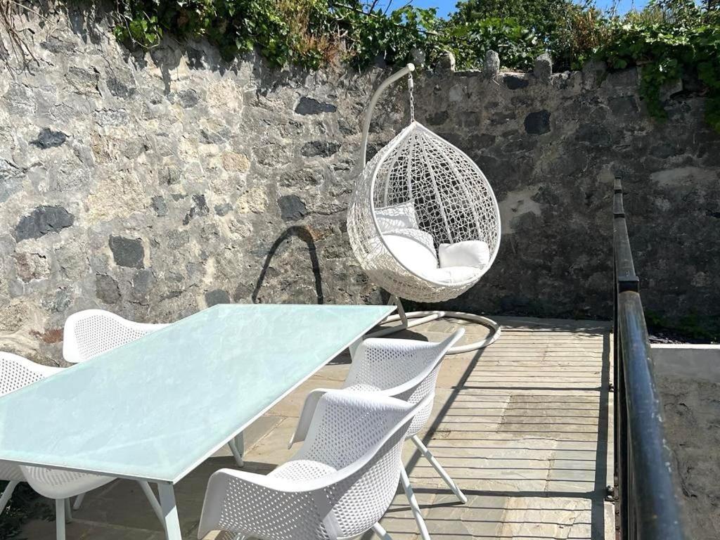 1 The Nest - Luxury Modern House Nr Beach & Bars With Sea Views & Free Parking Villa Чарлстаун Екстериор снимка