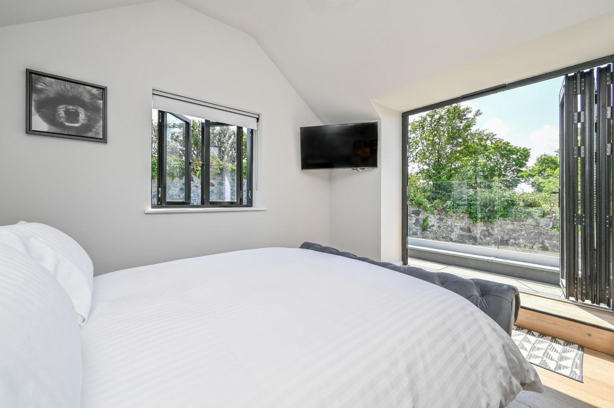 1 The Nest - Luxury Modern House Nr Beach & Bars With Sea Views & Free Parking Villa Чарлстаун Екстериор снимка