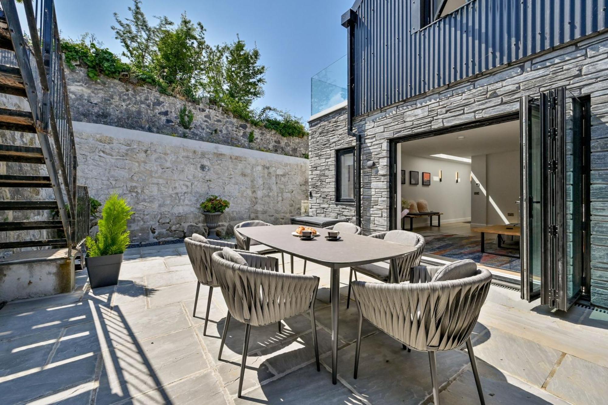 1 The Nest - Luxury Modern House Nr Beach & Bars With Sea Views & Free Parking Villa Чарлстаун Екстериор снимка