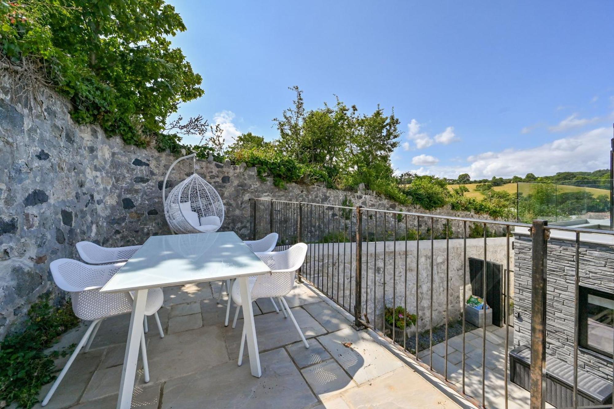 1 The Nest - Luxury Modern House Nr Beach & Bars With Sea Views & Free Parking Villa Чарлстаун Екстериор снимка