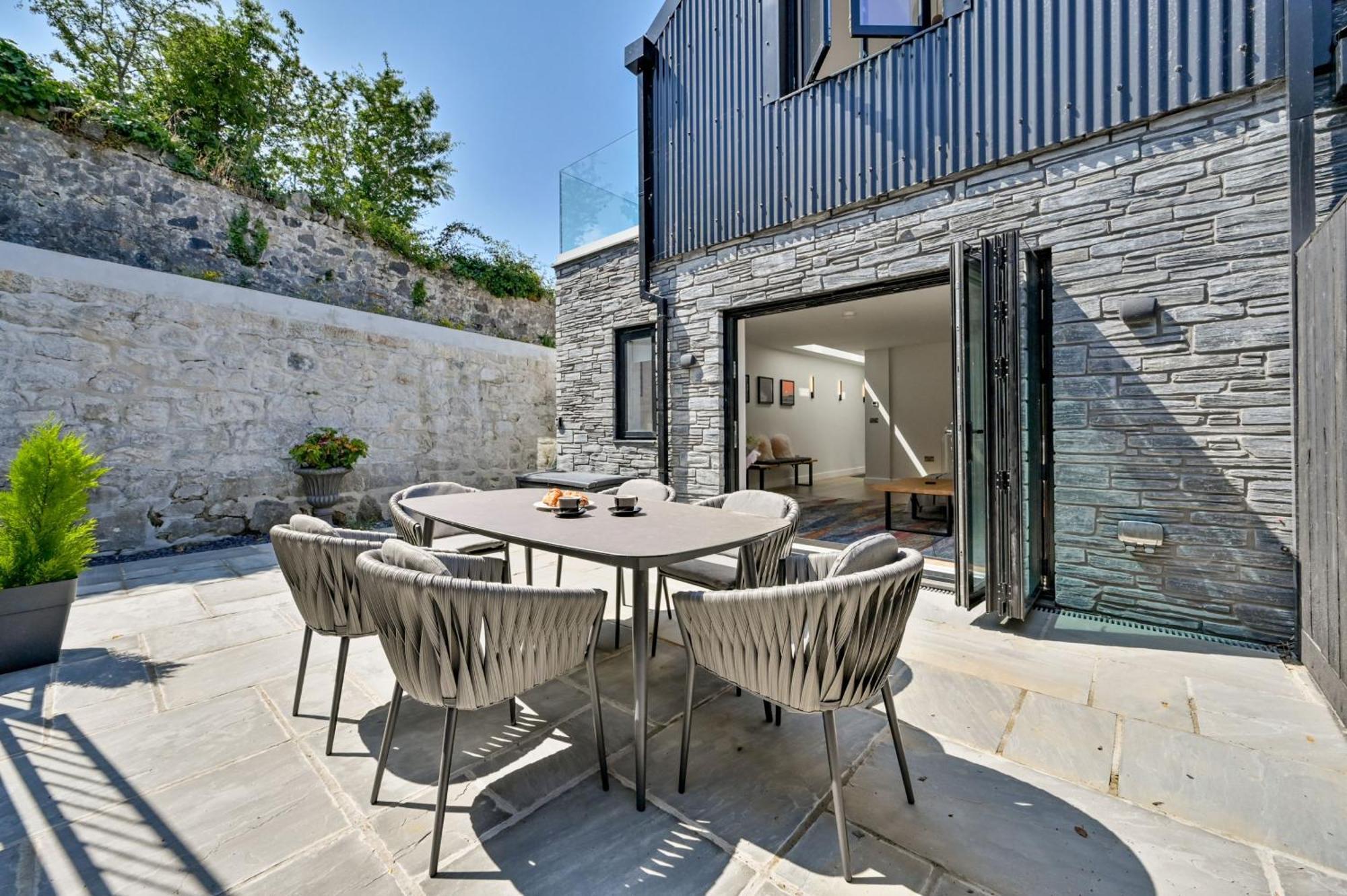 1 The Nest - Luxury Modern House Nr Beach & Bars With Sea Views & Free Parking Villa Чарлстаун Екстериор снимка